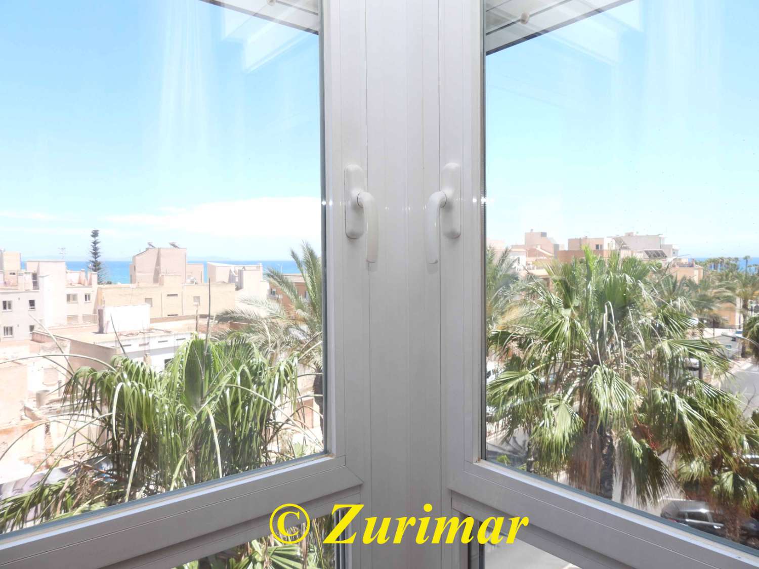 Apartment on the 3rd floor in the area of the port of Roquetas de Mar