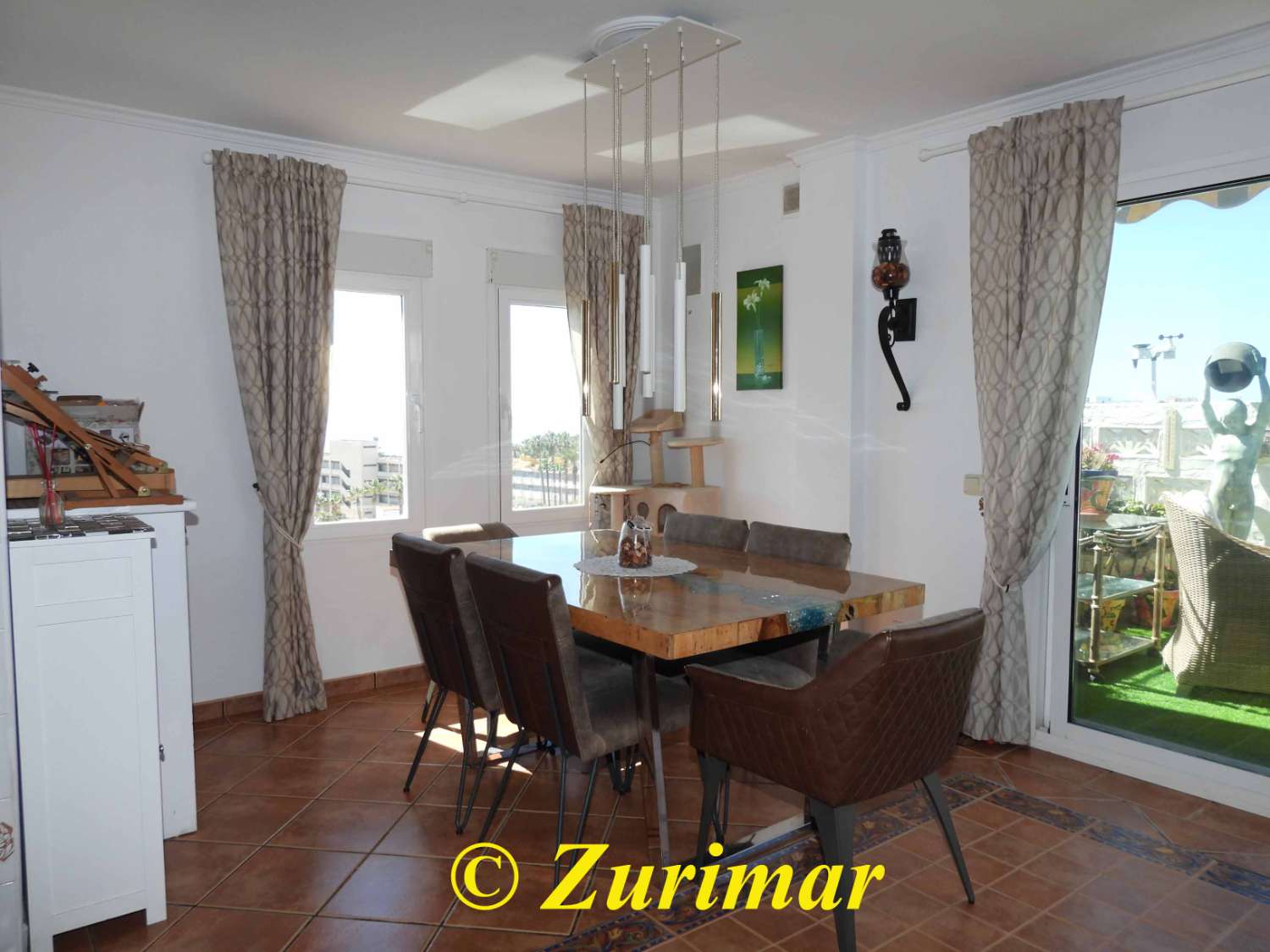 Al-Baida, spacious penthous with large terrace of 45m2